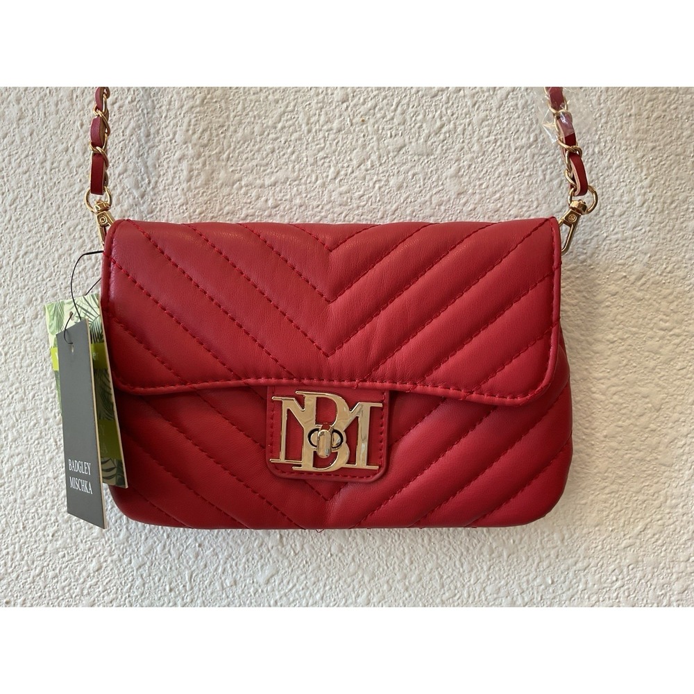BADGLEY MISCHKA CONVERTIBLE CROSSBODY WITH DIAMOND QUILTING RED NEW Gold Details